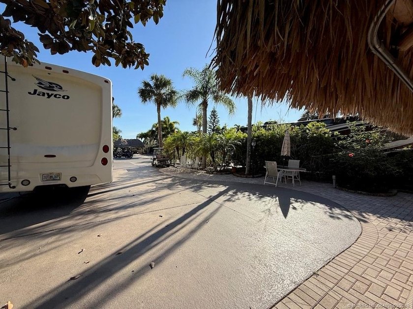 This extra-large 3,902 sq. ft. lot offers the ultimate in - photo 2