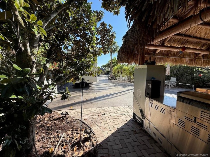 This extra-large 3,902 sq. ft. lot offers the ultimate in - photo 3