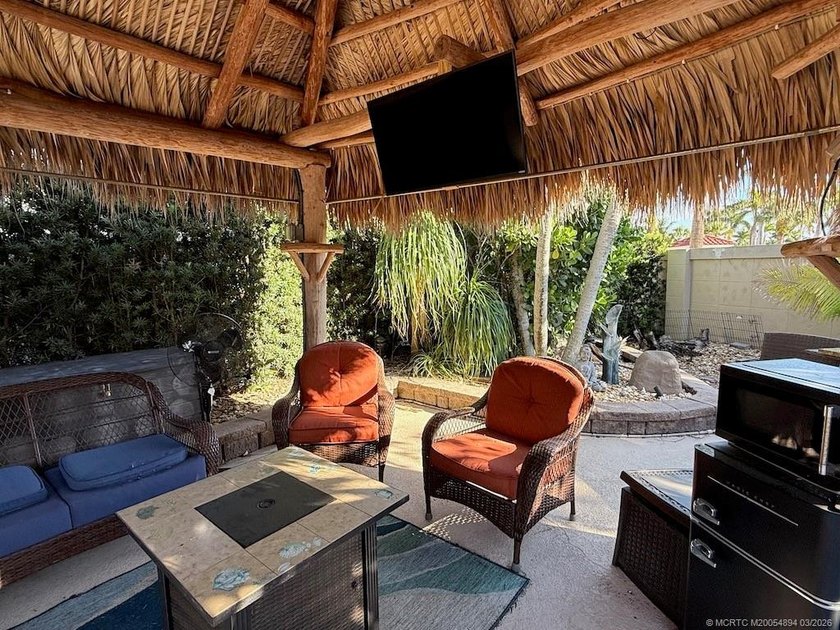 Ideally located between the clubhouse and the south satellite - photo 5