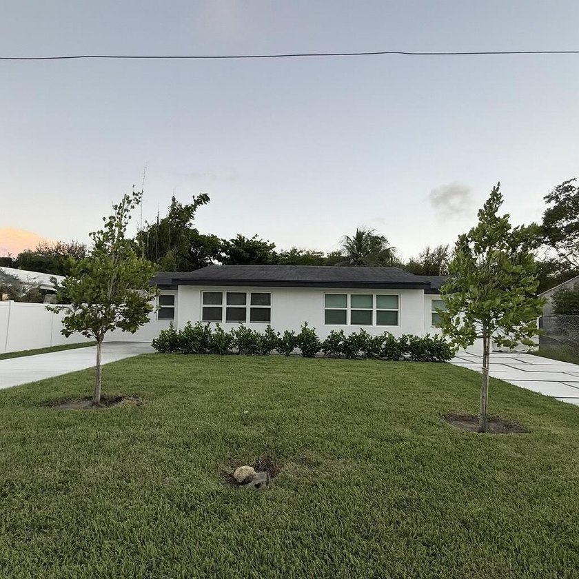 Prime Delray Beach duplex just 5 blocks south of Atlantic Ave - photo 2