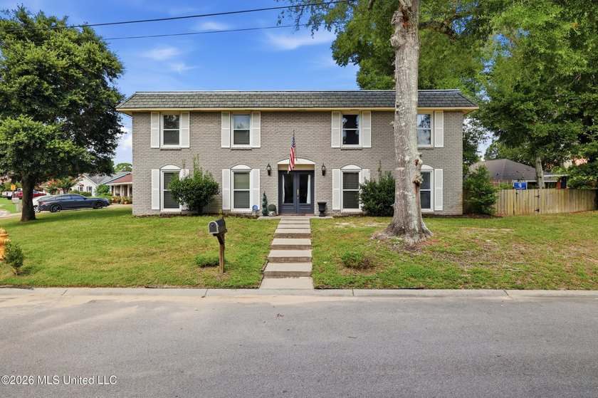 Welcome to 2553 Mercedes Drive, where timeless elegance meets - photo 2