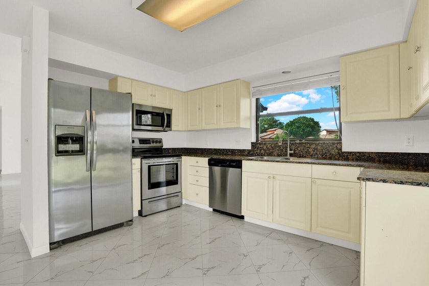 Welcome to Quail Meadow, a highly sought-after community in - photo 11