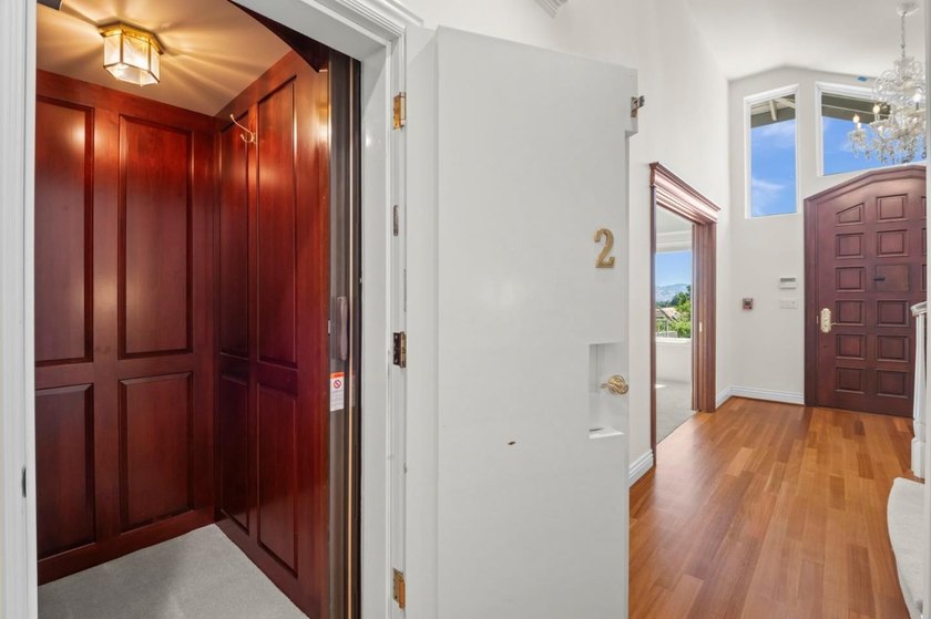 Knoll top estate boasts panoramic views! Wheelchair - photo 12