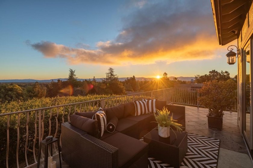 Knoll top estate boasts panoramic views! Wheelchair - photo 20