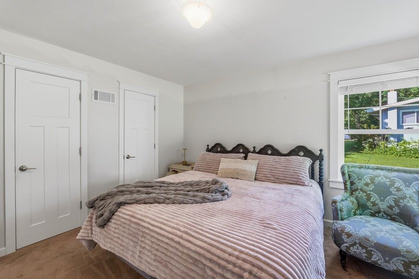 Meticulously cared for home with partial waterviews of Green - photo 20