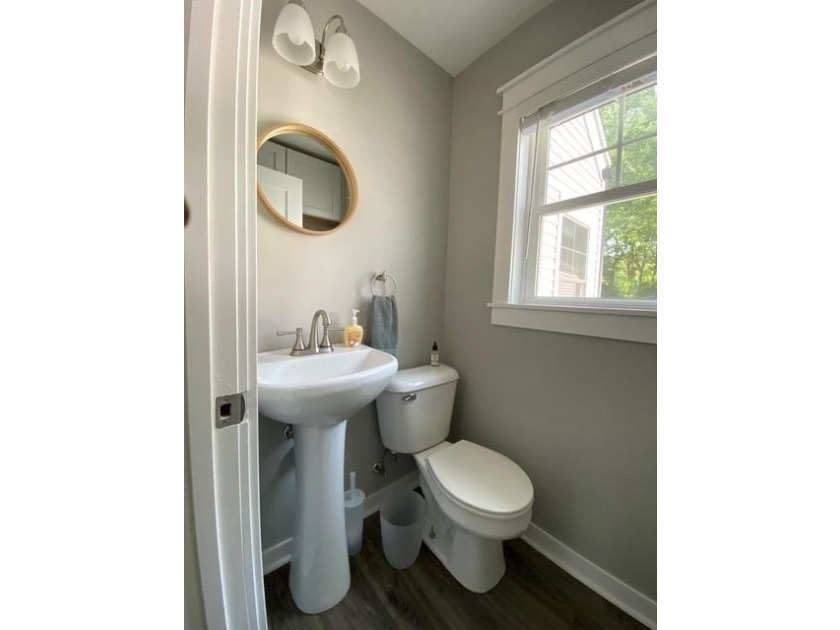 Meticulously cared for home with partial waterviews of Green - photo 24