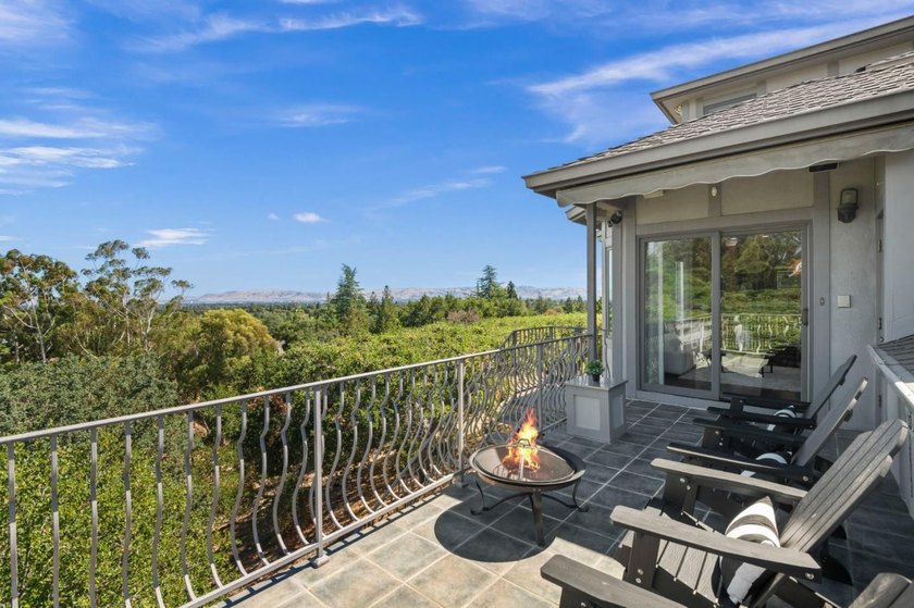 Knoll top estate boasts panoramic views! Wheelchair - photo 31