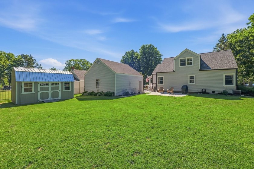 Meticulously cared for home with partial waterviews of Green - photo 36