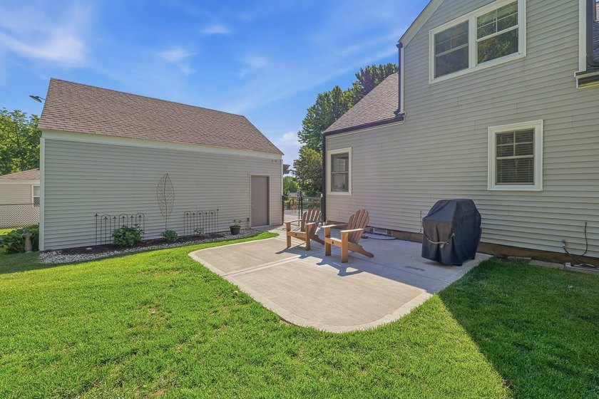 Meticulously cared for home with partial waterviews of Green - photo 39