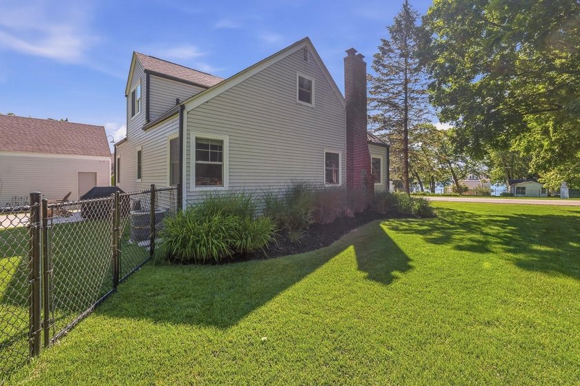 Meticulously cared for home with partial waterviews of Green - photo 41