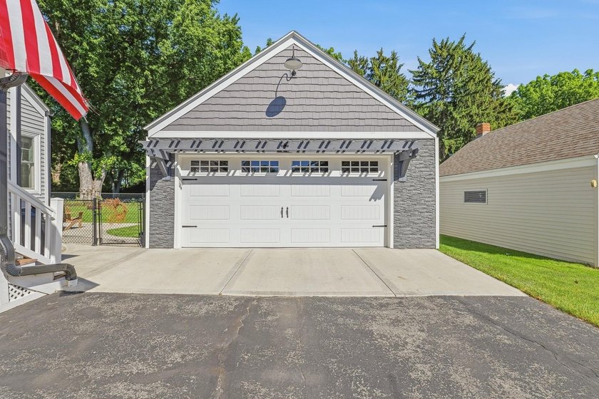 Meticulously cared for home with partial waterviews of Green - photo 45