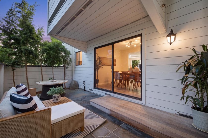 Welcome to 405 Clearview Drive! This thoughtfully updated - photo 3