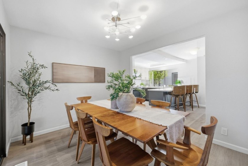 Welcome to 405 Clearview Drive! This thoughtfully updated - photo 8