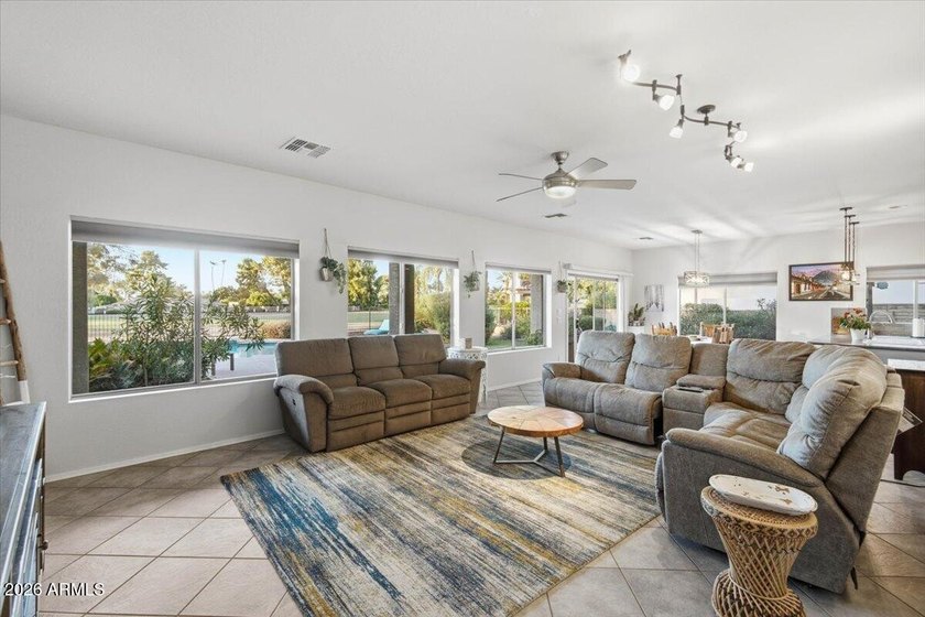 GREAT LOCATION + LARGE GOLF COURSE LOT! Situated on the 4th - photo 3