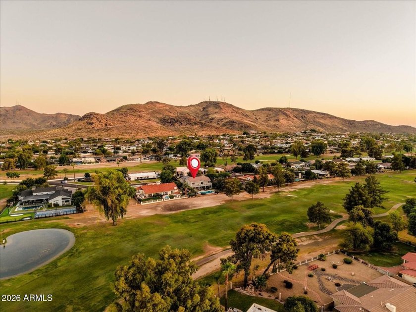 GREAT LOCATION + LARGE GOLF COURSE LOT! Situated on the 4th - photo 5
