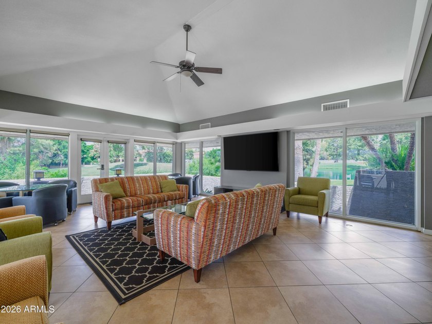 Lovely 2nd floor condo in sought-after Biltmore features 2 BR, 1 - photo 33