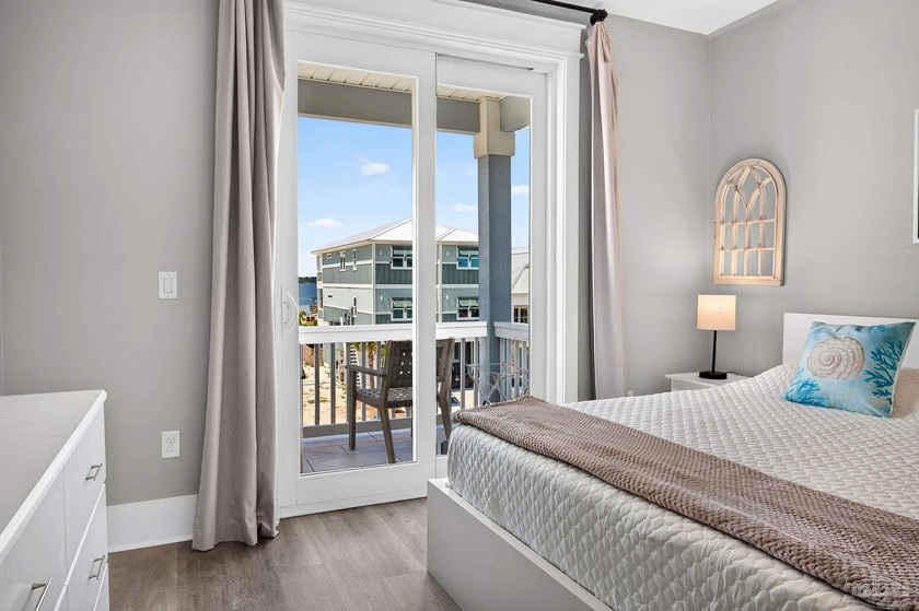 Canal-front, fully furnished 5BR/4.5BA beach home sleeps 17 and - photo 40