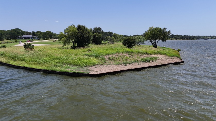 1.16 Acre Lot on Waterfront Peninsula on RC Lake! - photo 13