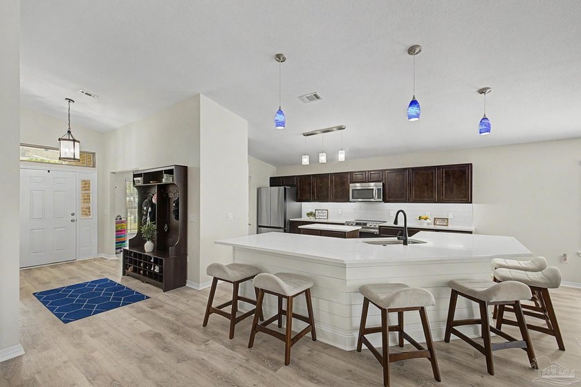 Welcome to 8193 Sierra Street in Navarre-an exceptional - photo 11