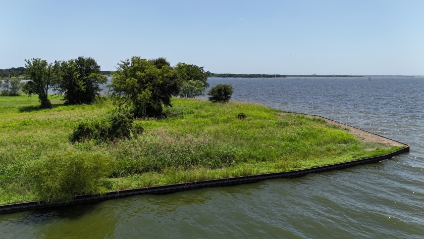 1.16 Acre Lot on Waterfront Peninsula on RC Lake! - photo 29