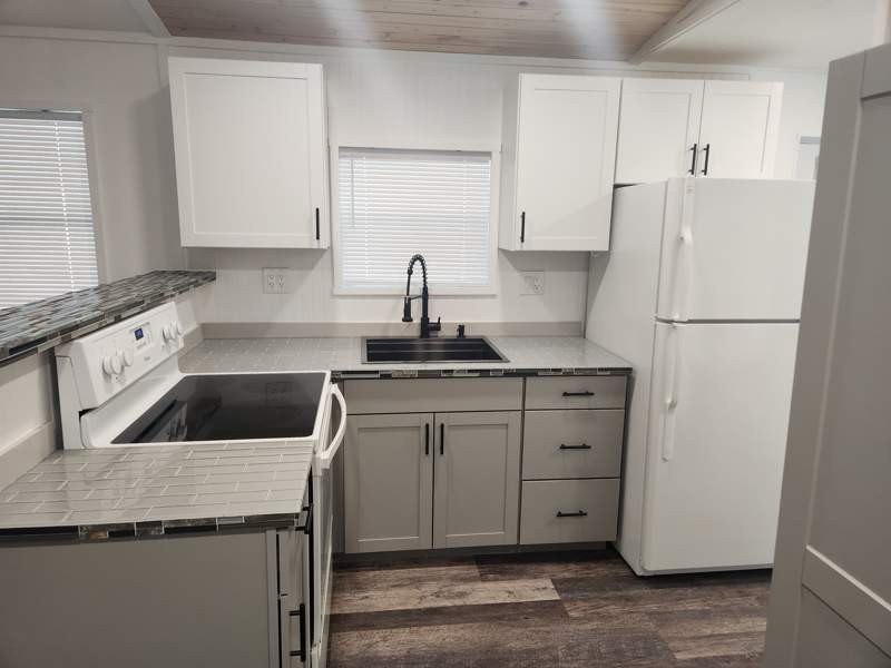Best Value in Pinellas County - Fully Renovated &amp; Move-In Ready! - photo 2