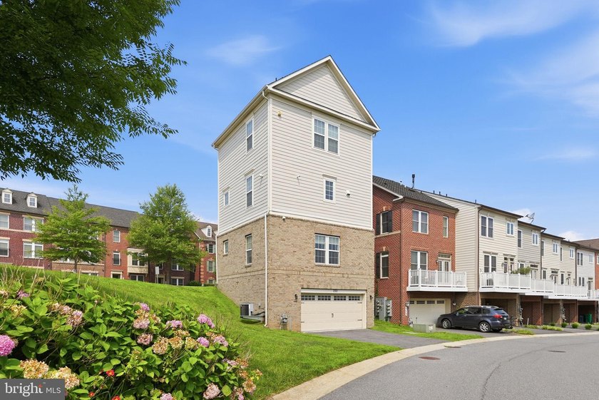 Set within the highly sought-after Parklands at Watkins Mill - photo 31