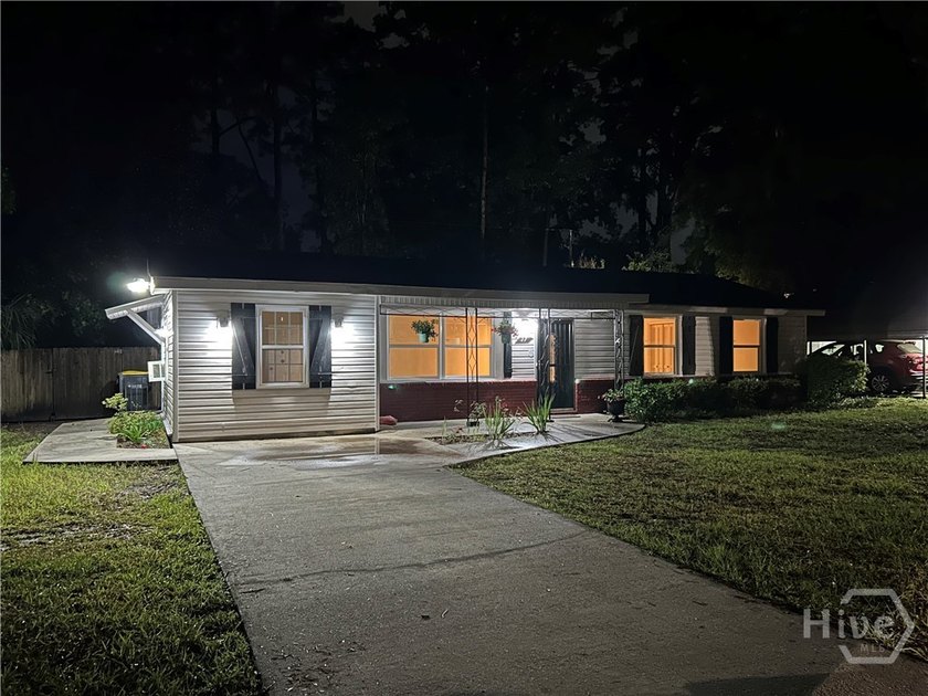 Centrally located in desirable, established 31406 Neighborhood - photo 2