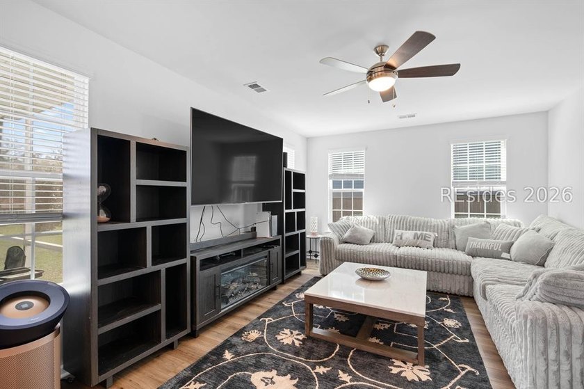 Move-in ready and located in an established section of Gleason - photo 15