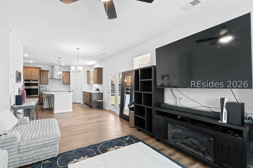Move-in ready and located in an established section of Gleason - photo 16