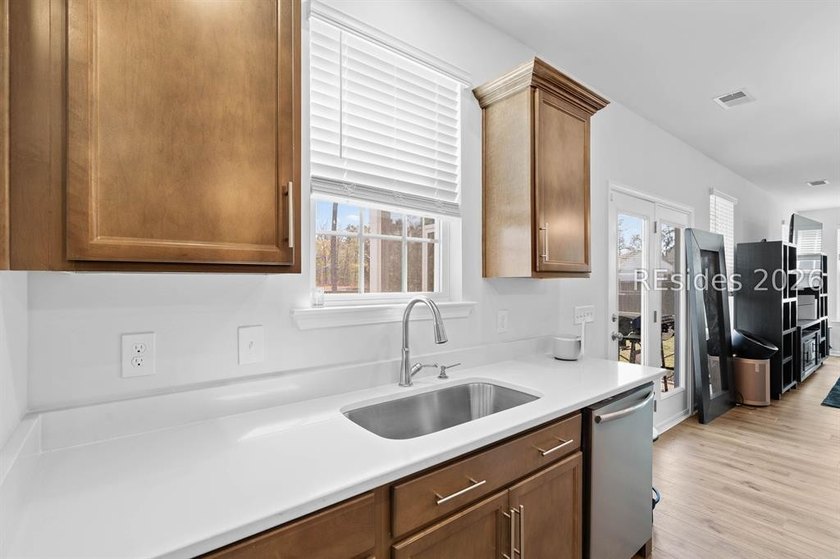 Move-in ready and located in an established section of Gleason - photo 23