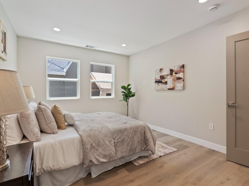 Exceptional Rose Garden property offering 5 bedrooms and 4 full - photo 7