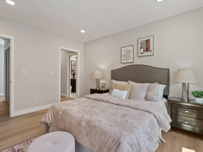 Exceptional Rose Garden property offering 5 bedrooms and 4 full - photo 8
