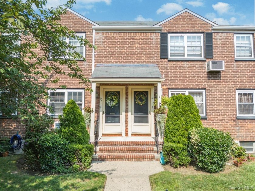 Welcome to this bright and inviting 1-bedroom garden-style co-op - photo 19