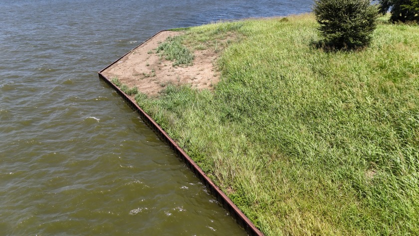 1.16 Acre Lot on Waterfront Peninsula on RC Lake! - photo 15