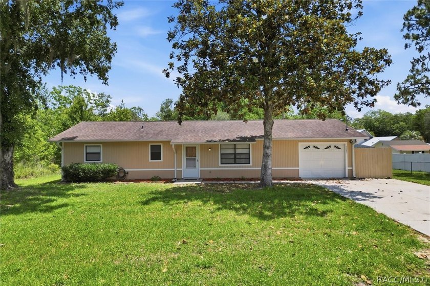 Discover comfortable Florida living in this 2-bedroom - photo 6