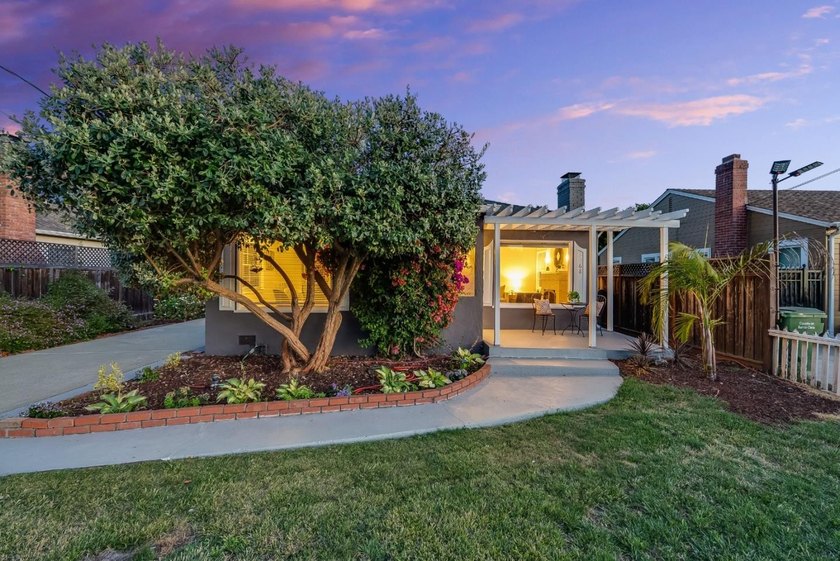 One Property. Two Detached Residences. A Truly Flexible San Jose - photo 2