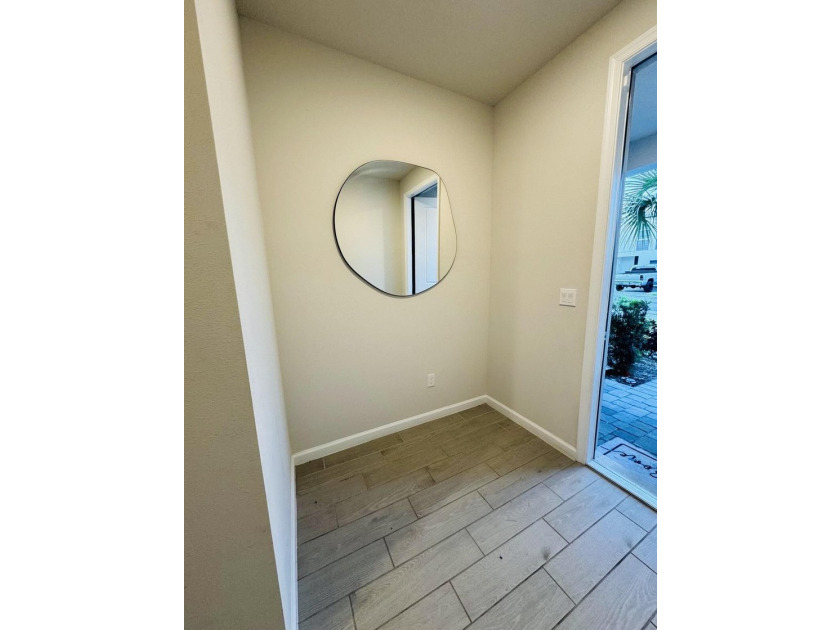 Short Sale - Subject to Lender Approval. Built in 2022, this - photo 9