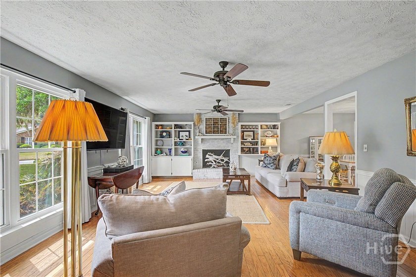 Nestled in the heart of the coveted Isle of Hope neighborhood - photo 5