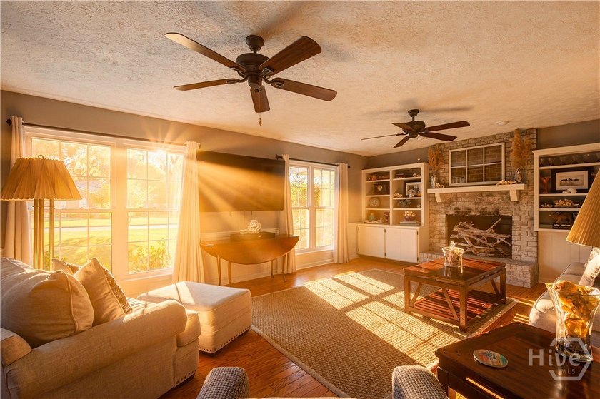 Nestled in the heart of the coveted Isle of Hope neighborhood - photo 8