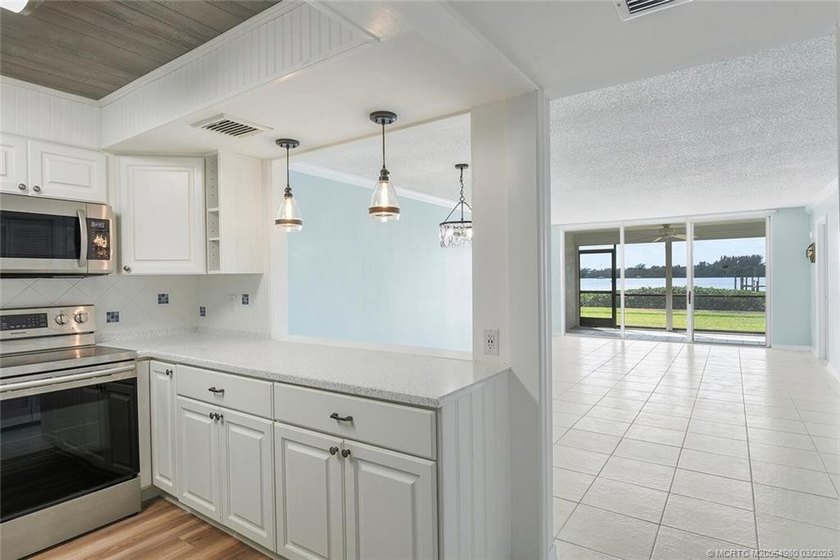 BOATER'S DELIGHT! Experience waterfront living with wide views - photo 6