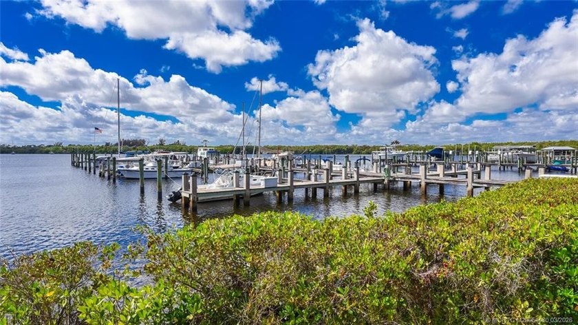 BOATER'S DELIGHT! Experience waterfront living with wide views - photo 9