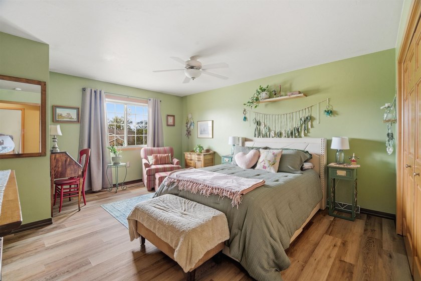 Enjoy the ease of condo living in this well-maintained townhouse - photo 14
