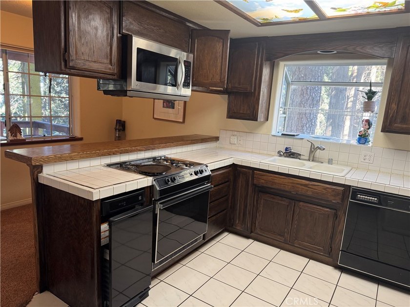 Welcome to Cedarpines Park!! This can be your full time home or - photo 15