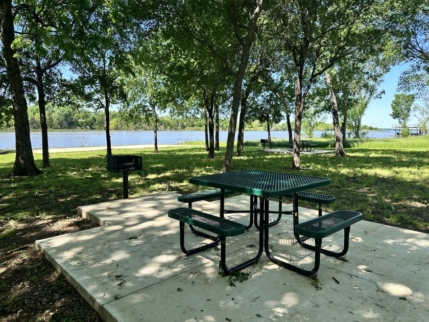 1.16 Acre Lot on Waterfront Peninsula on RC Lake! - photo 41