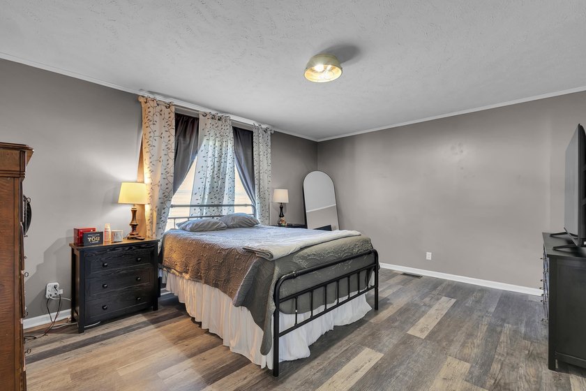Welcome to 121 Capeview Lane in Anderson, a rare opportunity to - photo 18