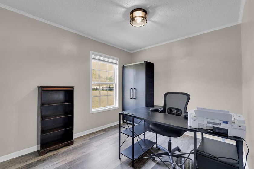 Welcome to 121 Capeview Lane in Anderson, a rare opportunity to - photo 23