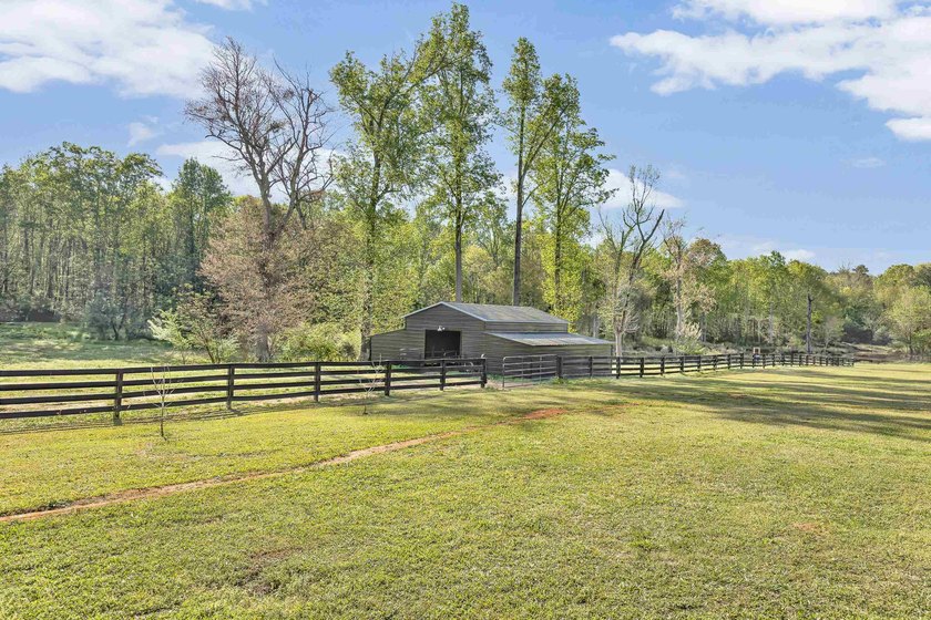 Welcome to 121 Capeview Lane in Anderson, a rare opportunity to - photo 29
