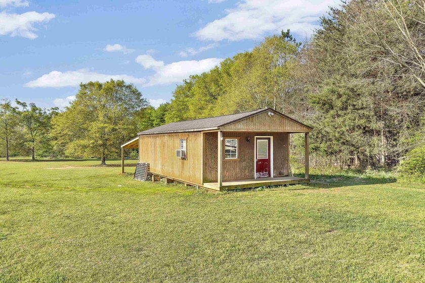Welcome to 121 Capeview Lane in Anderson, a rare opportunity to - photo 32