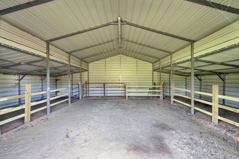 Welcome to 121 Capeview Lane in Anderson, a rare opportunity to - photo 33