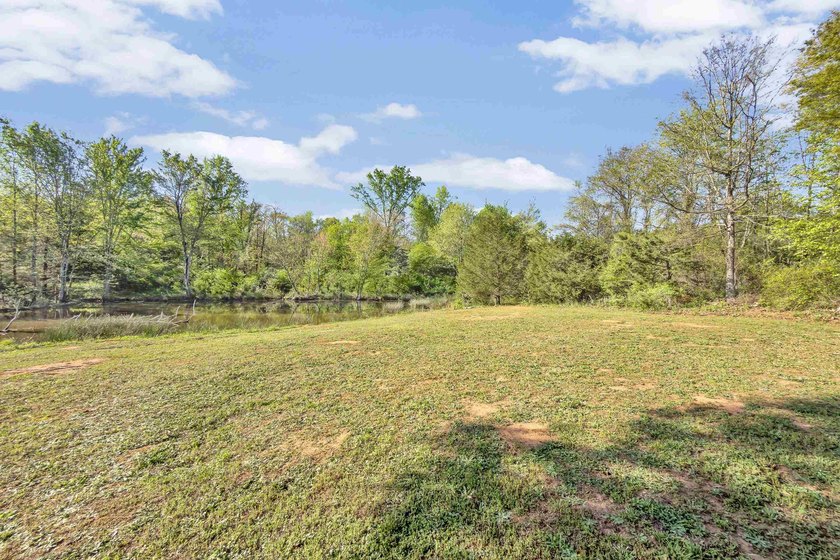 Welcome to 121 Capeview Lane in Anderson, a rare opportunity to - photo 45
